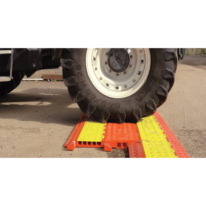 linebacker-5-channel-cable-protector-ramp-CP5X125-Y-O-3