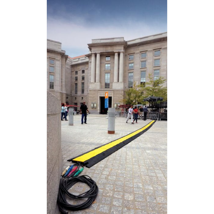 Yellow Jacket® Heavy Duty Cable Protector Ramp - 5 Channels - Yellow / Black